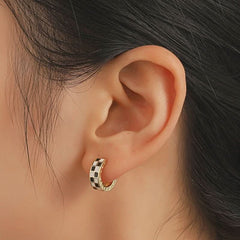 Fashion temperament niche design geometric black and white checkered earrings - Nimall