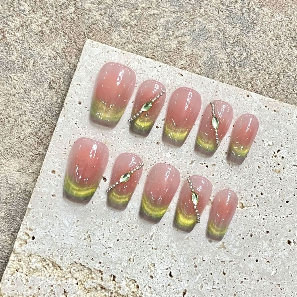 Wearing nail pure handmade nail art finished fake nail patch green cat eye gradual change nude blush wearable nail piece - Nimall